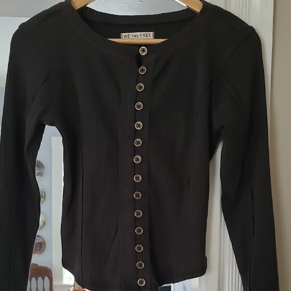 NWT We The Free - Free People - Daria Cuff Cardi - Black With Embroidered Hearts - Picture 3 of 6